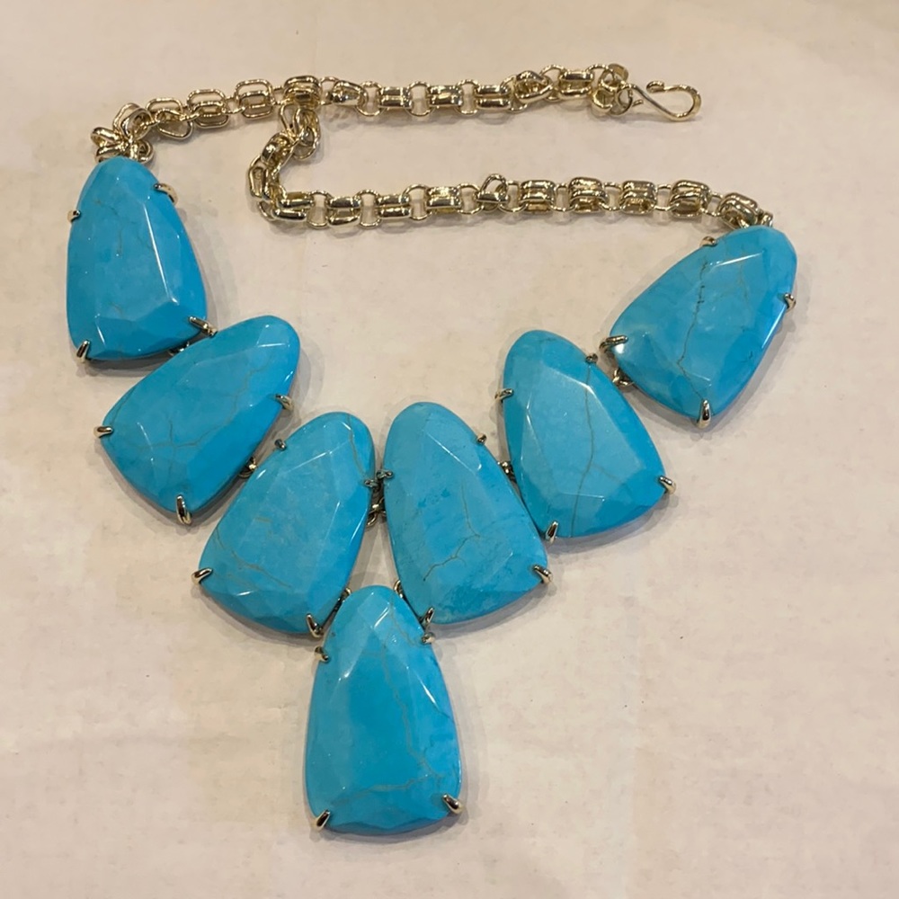 Kendra Scott necklace
